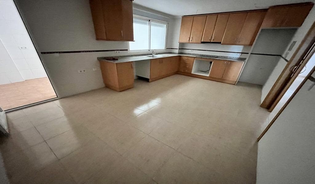 Piso de 5 habitaciones en Torrevieja en venta con garaje - 299.900 € (Ref: 9878863)
