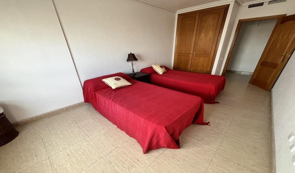 Piso de 5 habitaciones en Torrevieja en venta con garaje - 299.900 € (Ref: 9878863)