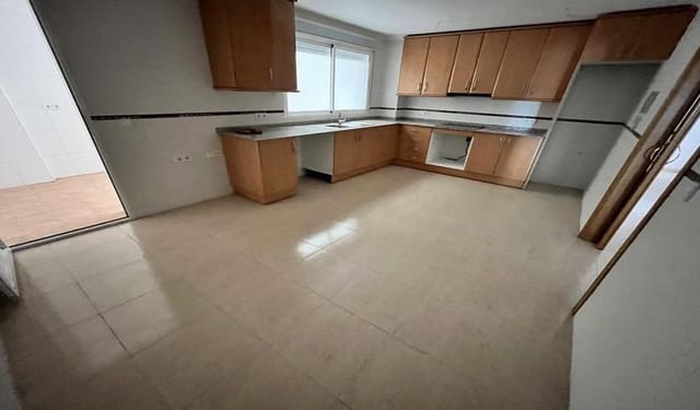 Piso de 5 habitaciones en Playa de los Locos, Torrevieja en venta con garaje - 299.900 € (Ref: 9878863)