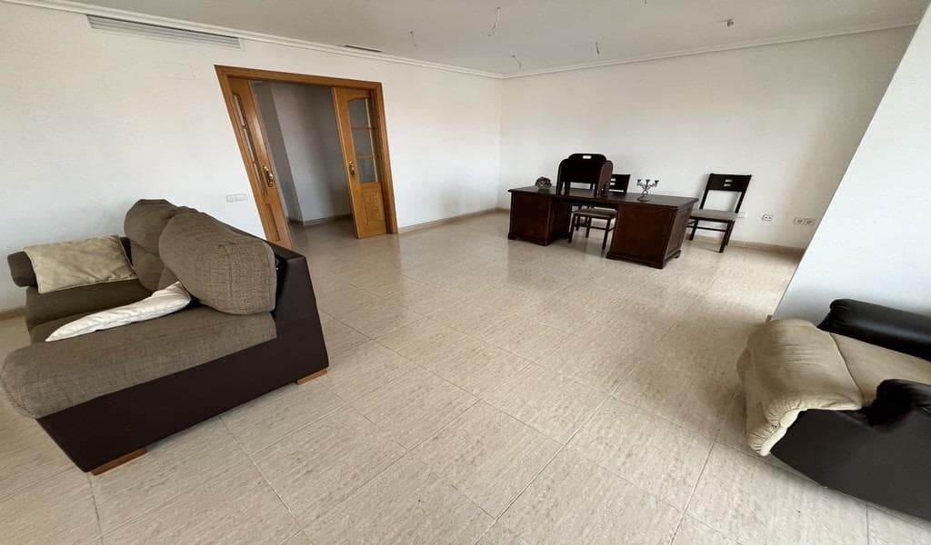 Piso de 5 habitaciones en Torrevieja en venta con garaje - 299.900 € (Ref: 9878863)
