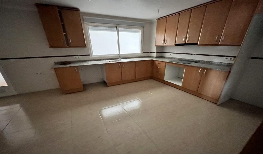 Piso de 5 habitaciones en Torrevieja en venta con garaje - 299.900 € (Ref: 9878863)