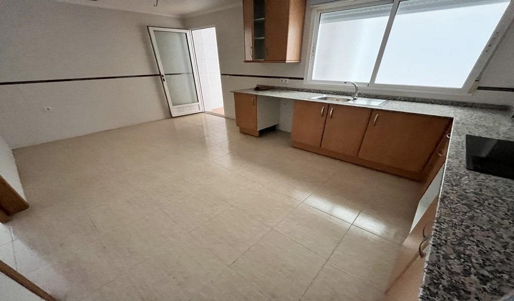 Piso de 5 habitaciones en Torrevieja en venta con garaje - 299.900 € (Ref: 9878863)