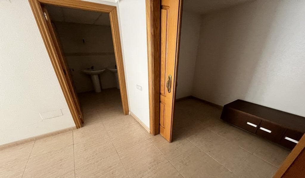 Piso de 5 habitaciones en Torrevieja en venta con garaje - 299.900 € (Ref: 9878863)
