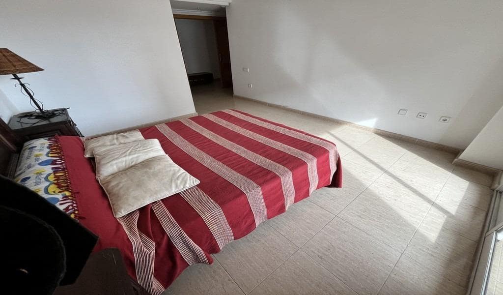 Piso de 5 habitaciones en Torrevieja en venta con garaje - 299.900 € (Ref: 9878863)