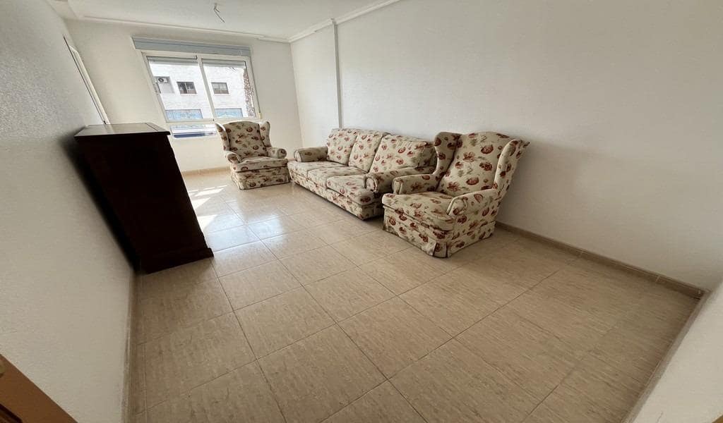 Piso de 5 habitaciones en Torrevieja en venta con garaje - 299.900 € (Ref: 9878863)