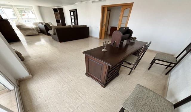 Piso de 5 habitaciones en Playa de los Locos, Torrevieja en venta con garaje - 299.900 € (Ref: 9878863)