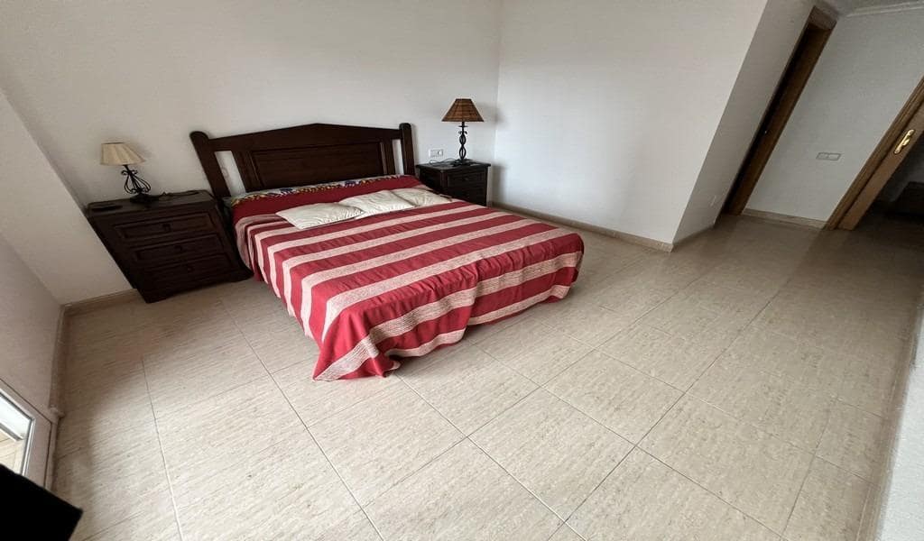 Piso de 5 habitaciones en Torrevieja en venta con garaje - 299.900 € (Ref: 9878863)