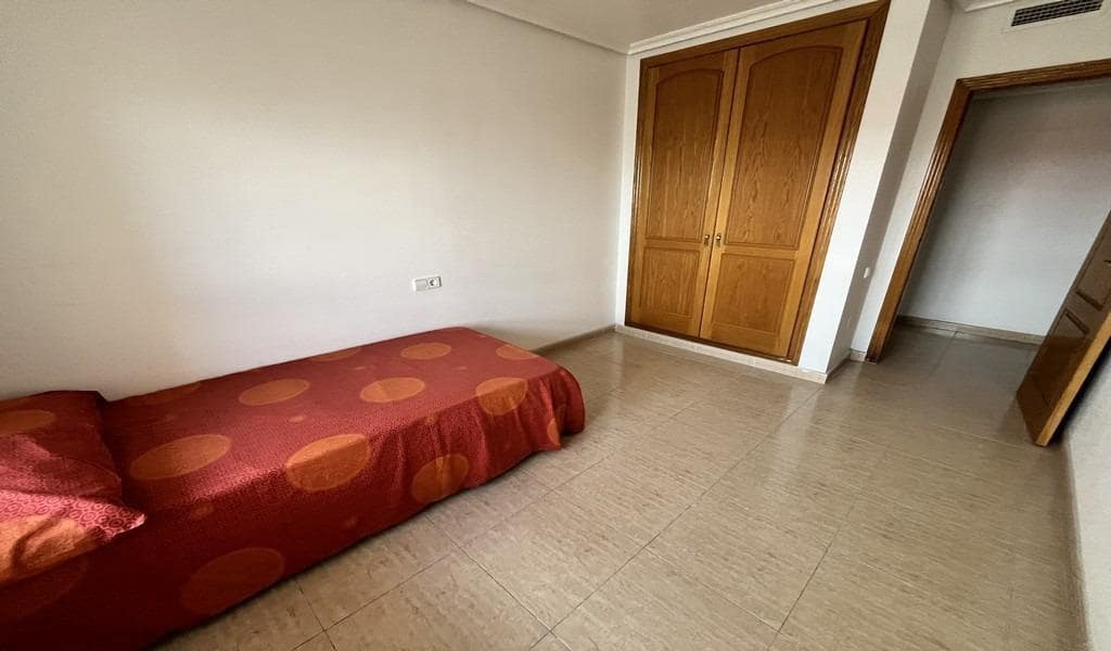 Piso de 5 habitaciones en Torrevieja en venta con garaje - 299.900 € (Ref: 9878863)