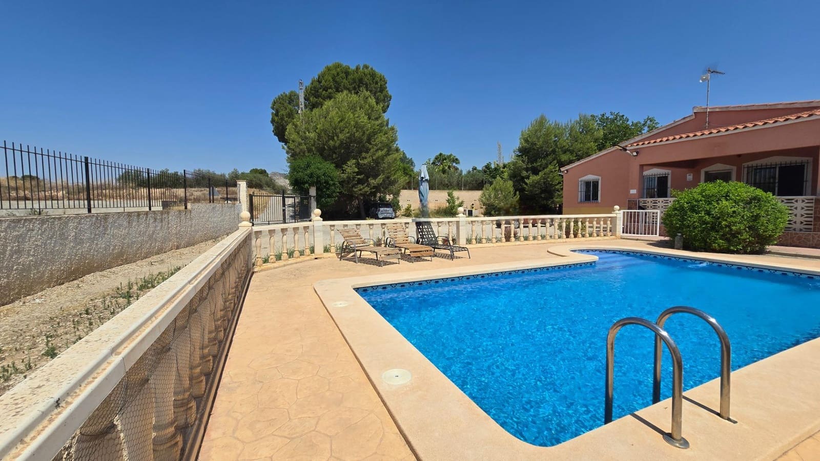 6 soverom Villa til salgs i Aspe - € 550 000 (Ref: 9878867)