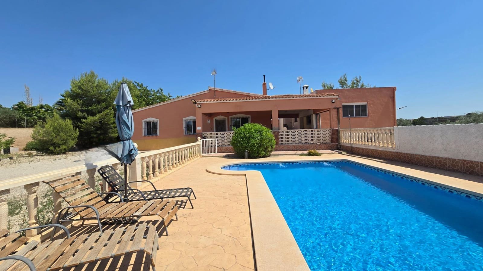 6 soverom Villa til salgs i Aspe - € 550 000 (Ref: 9878867)