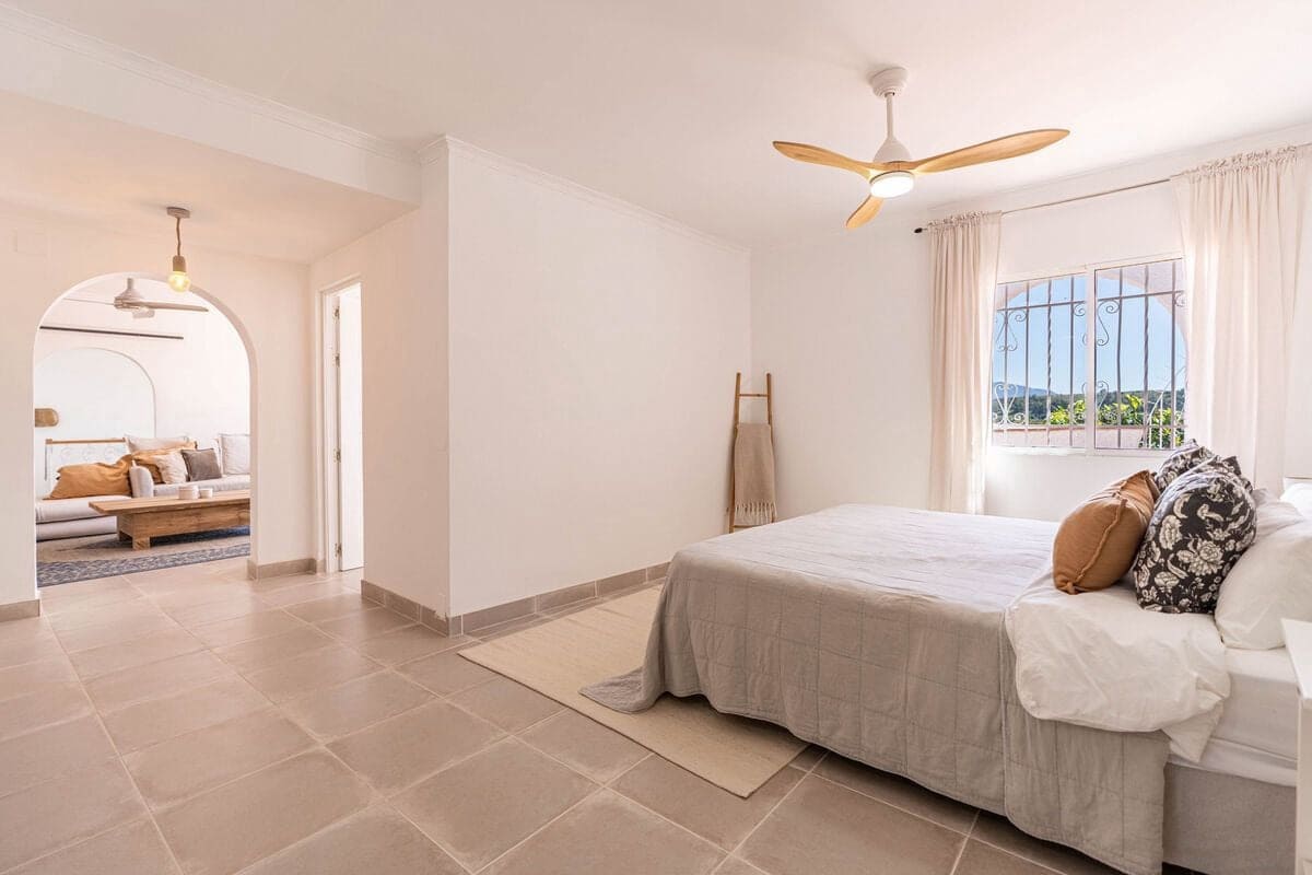 4 bedroom Villa for sale in Nerja with pool garage - € 995,000 (Ref: 10046213)