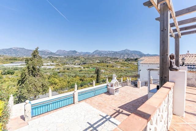 4 bedroom Villa for sale in Avda Pescia - Ctra de Frigiliana, Nerja with pool garage - € 995,000 (Ref: 10046213)
