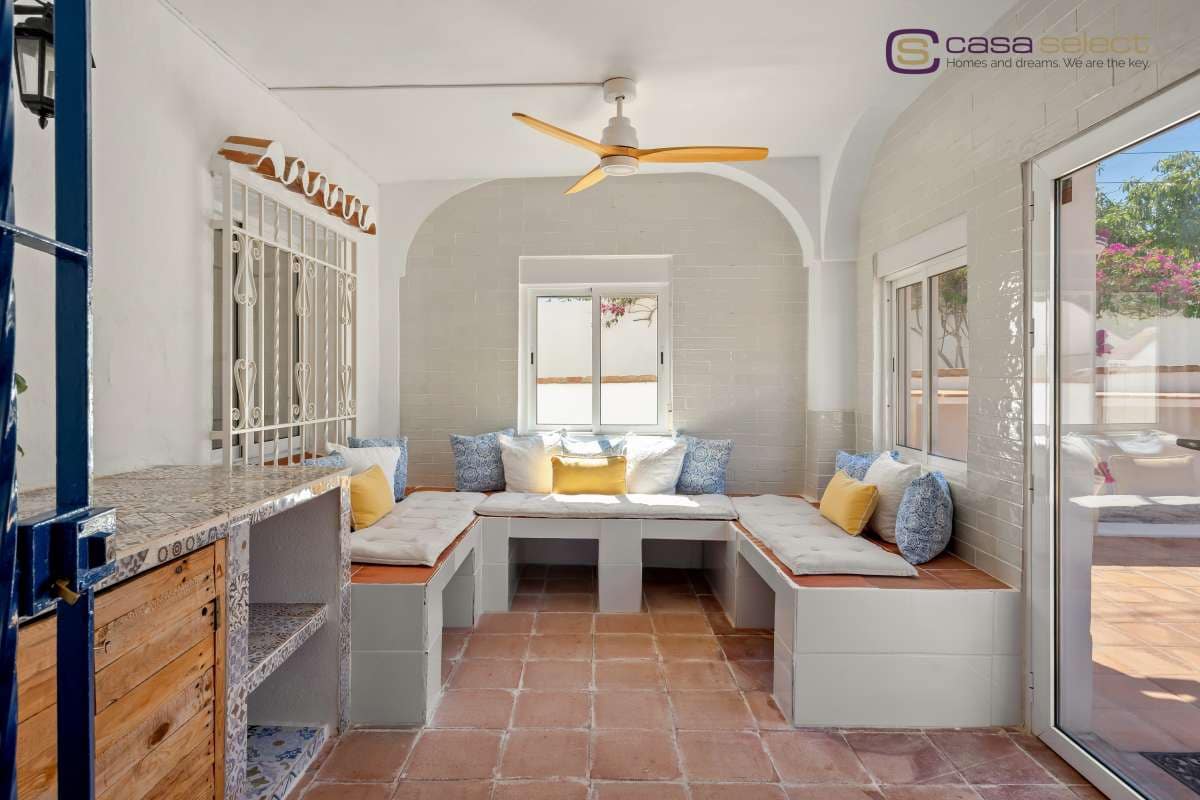 4 bedroom Villa for sale in Nerja with pool garage - € 995,000 (Ref: 10046213)