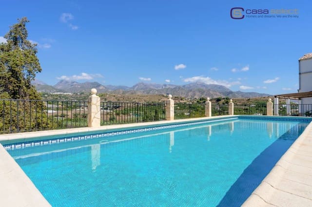 4 chambre Villa/Maison à vendre à Avda Pescia - Ctra de Frigiliana, Nerja avec piscine garage - 995 000 € (Ref: 10046213)
