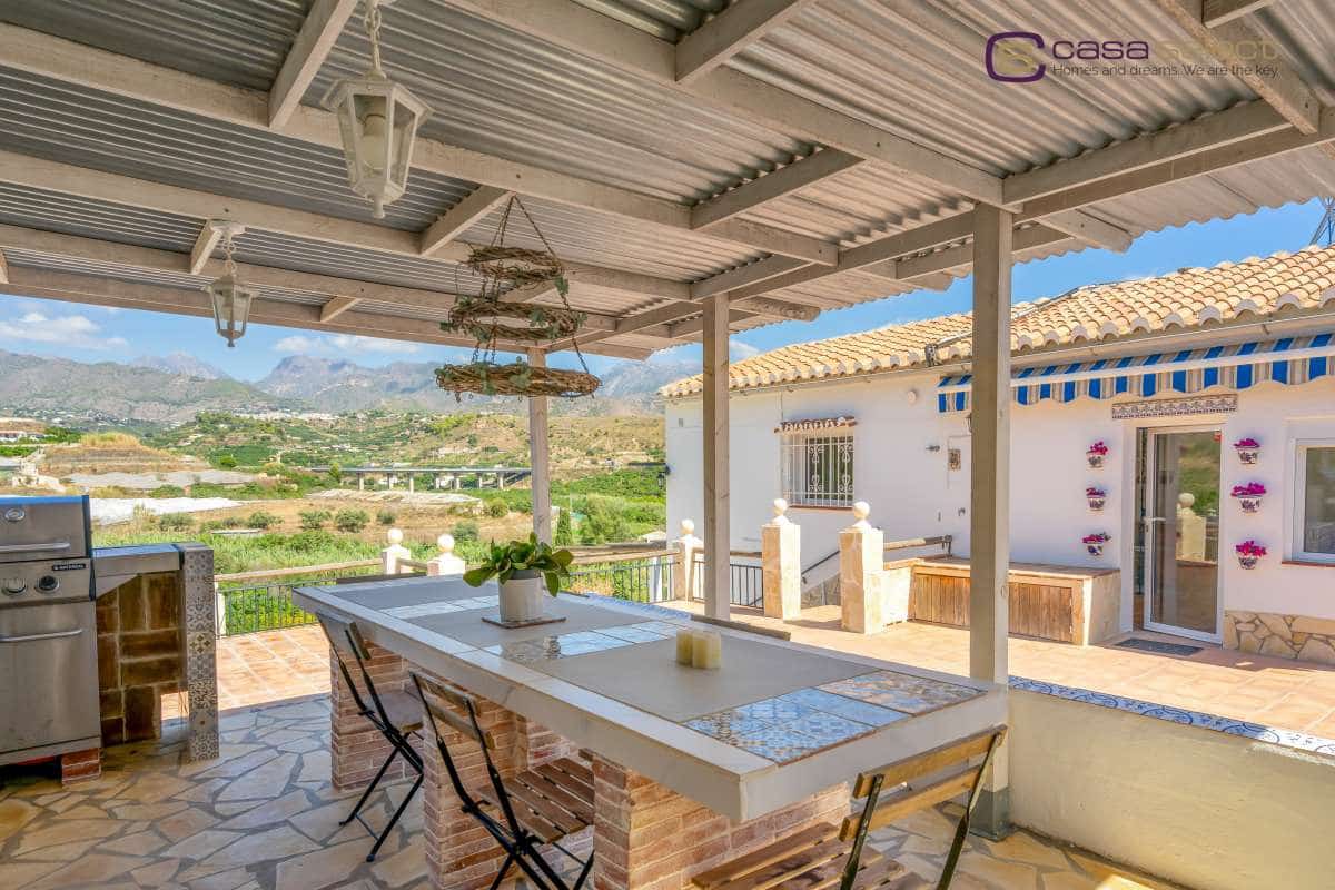 4 bedroom Villa for sale in Nerja with pool garage - € 995,000 (Ref: 10046213)