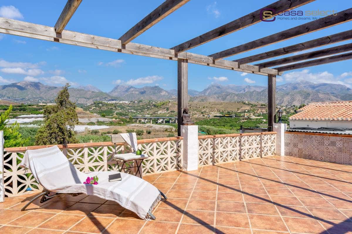 4 bedroom Villa for sale in Nerja with pool garage - € 995,000 (Ref: 10046213)