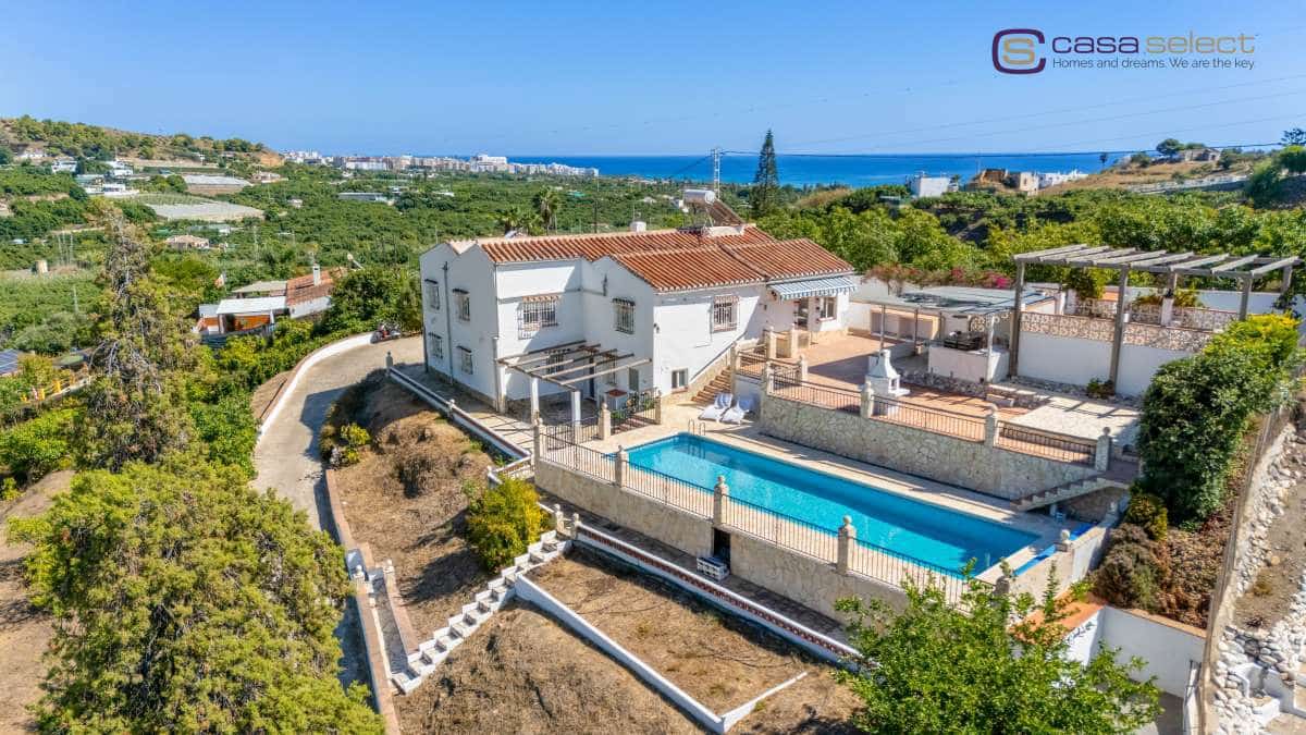 4 bedroom Villa for sale in Nerja with pool garage - € 995,000 (Ref: 10046213)