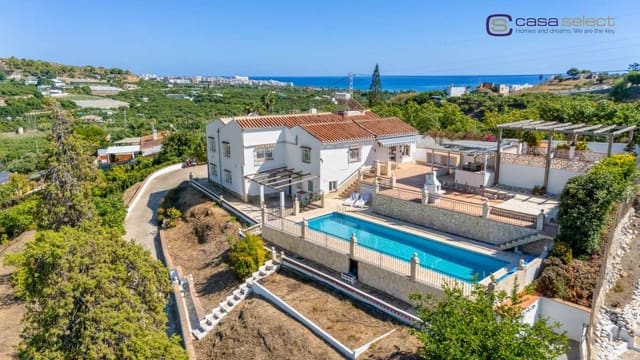 4 chambre Villa/Maison à vendre à Avda Pescia - Ctra de Frigiliana, Nerja avec piscine garage - 995 000 € (Ref: 10046213)