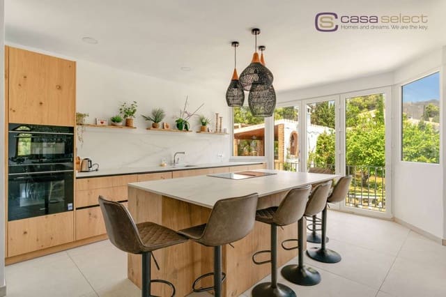 Chalet de 8 habitaciones en Frigiliana en venta con piscina - 1.600.000 € (Ref: 10061006)