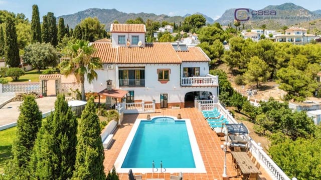 Chalet de 8 habitaciones en Frigiliana en venta con piscina - 1.600.000 € (Ref: 10061006)