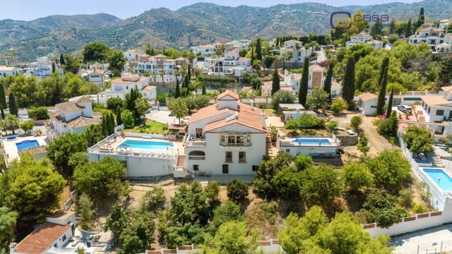 Chalet de 8 habitaciones en Frigiliana en venta con piscina - 1.600.000 € (Ref: 10061006)