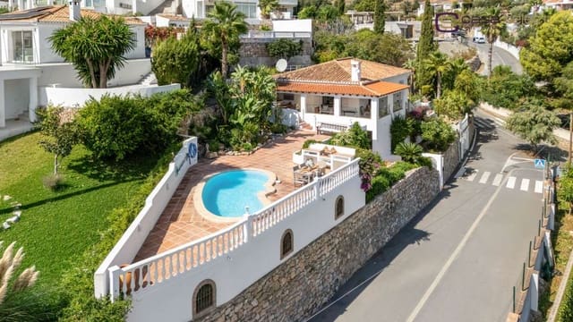 3 chambre Villa/Maison à vendre à La Herradura, Almuñécar avec piscine garage - 795 000 € (Ref: 10150141)