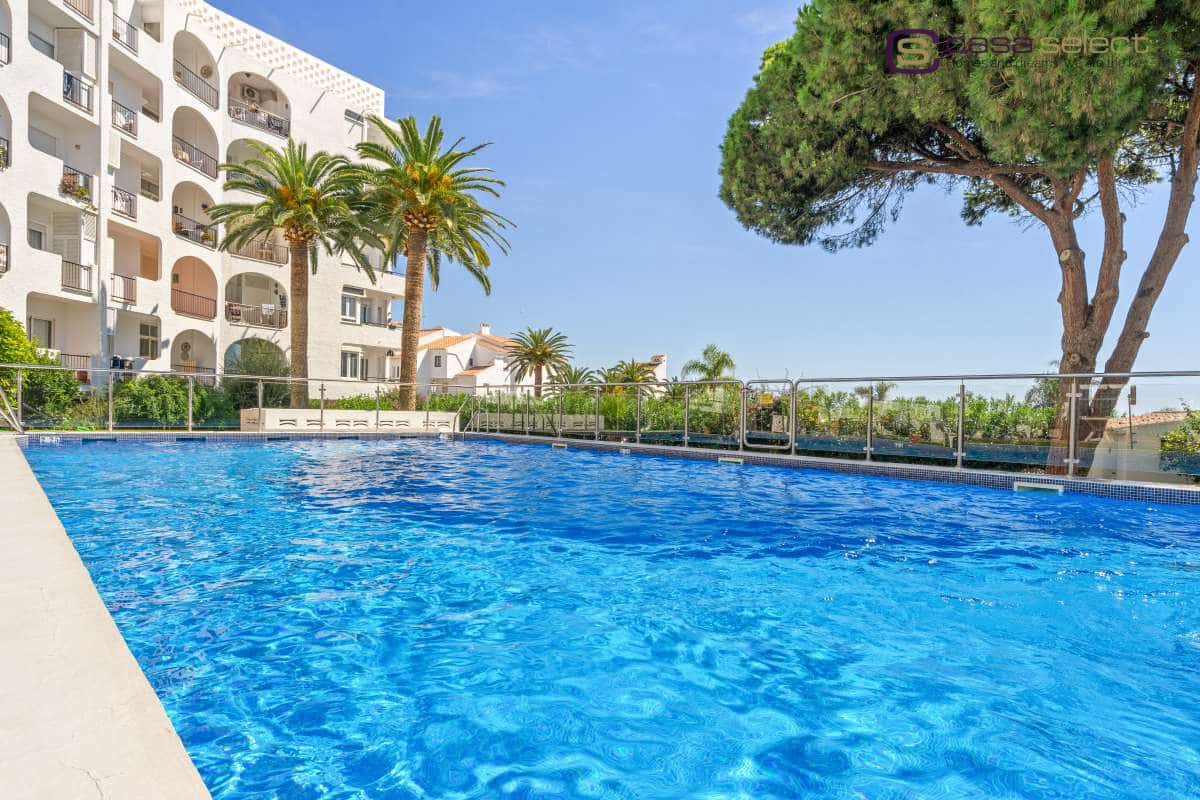 Leilighet til salgs i Nerja med svømmebasseng - € 535 000 (Ref: 10153180)