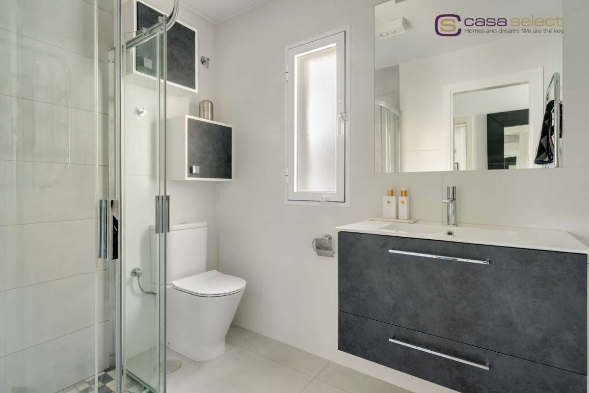 2 bedroom Apartment for sale in Nerja with pool - € 485,000 (Ref: 10153181)