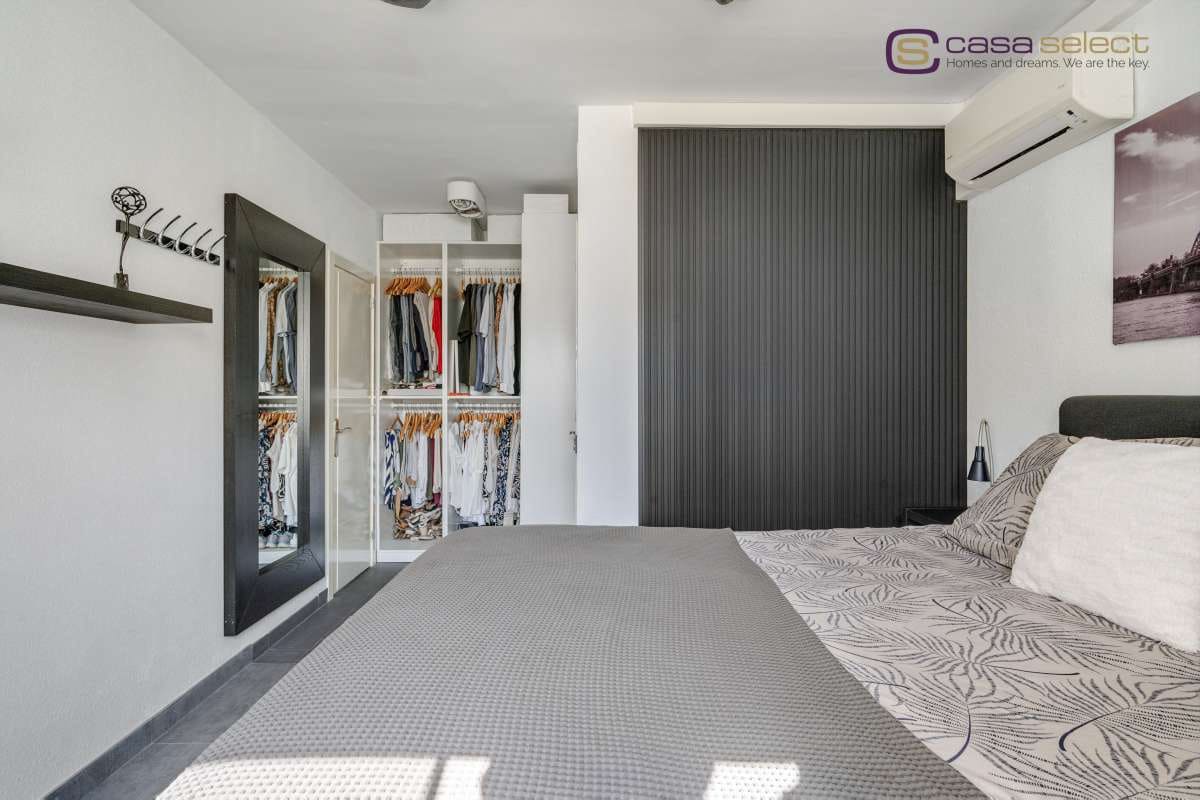 2 bedroom Apartment for sale in Nerja with pool - € 485,000 (Ref: 10153181)
