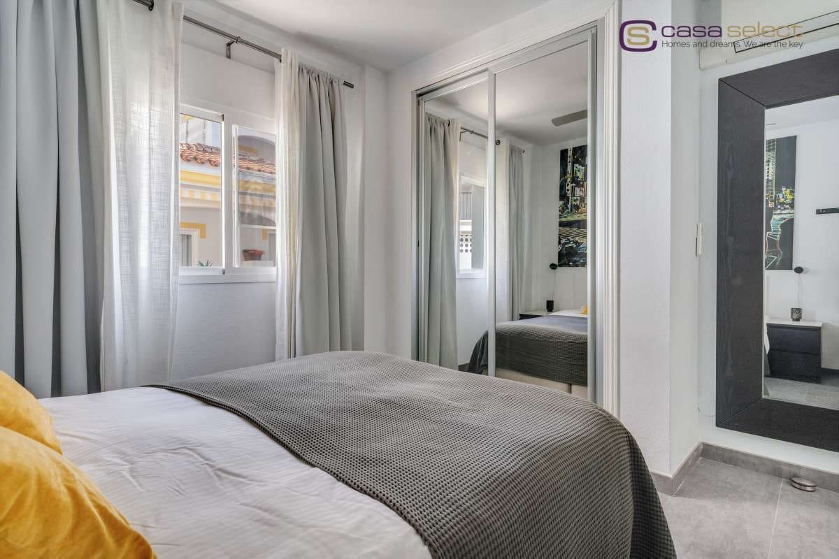 2 bedroom Apartment for sale in Nerja with pool - € 485,000 (Ref: 10153181)