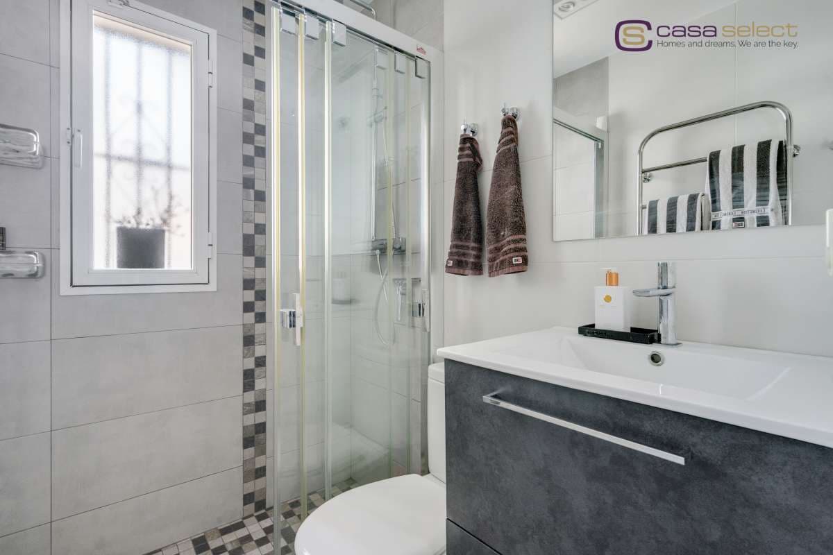 2 bedroom Apartment for sale in Nerja with pool - € 485,000 (Ref: 10153181)