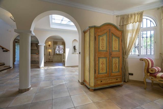 5 slaapkamer Villa te koop in Frigiliana met zwembad - € 1.400.000 (Ref: 8924638)