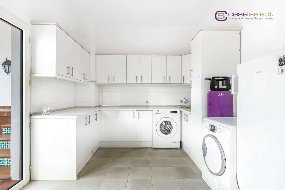 6 bedroom Villa for sale in Frigiliana with pool - € 1,290,000 (Ref: 8924639)