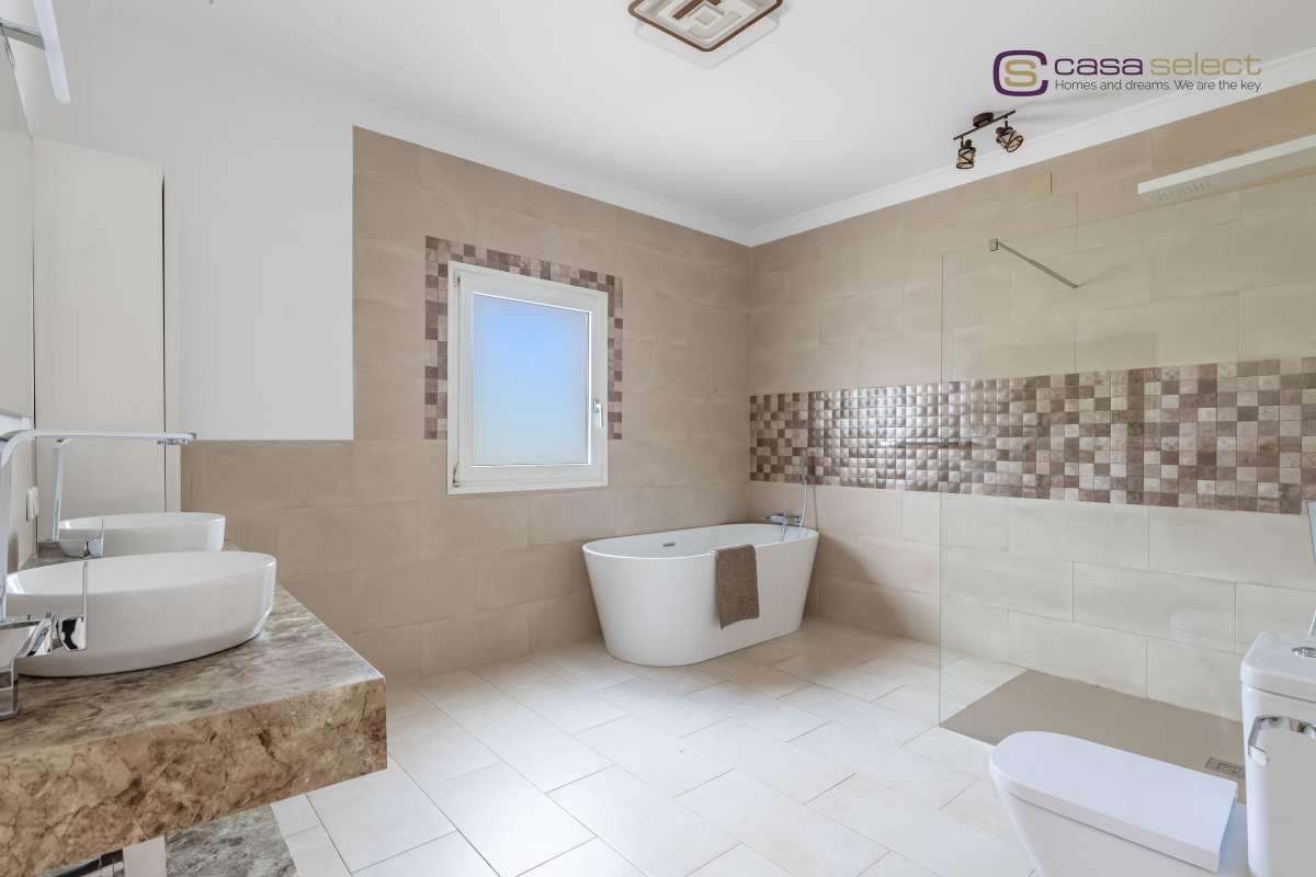 6 bedroom Villa for sale in Frigiliana with pool - € 1,290,000 (Ref: 8924639)