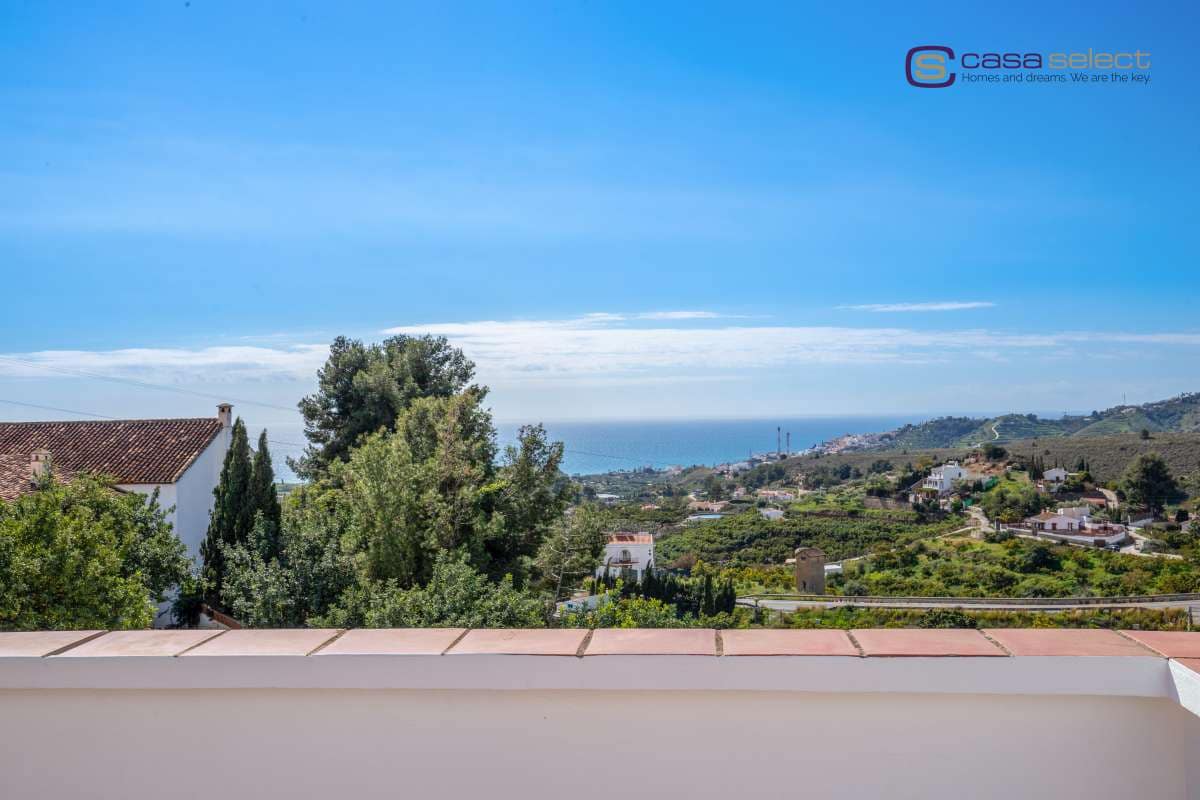 6 bedroom Villa for sale in Frigiliana with pool - € 1,290,000 (Ref: 8924639)