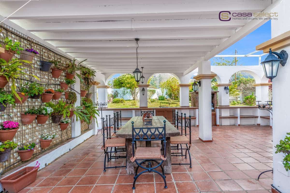 6 bedroom Villa for sale in Frigiliana with pool - € 1,290,000 (Ref: 8924639)