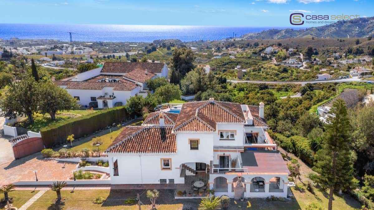 6 bedroom Villa for sale in Frigiliana with pool - € 1,290,000 (Ref: 8924639)