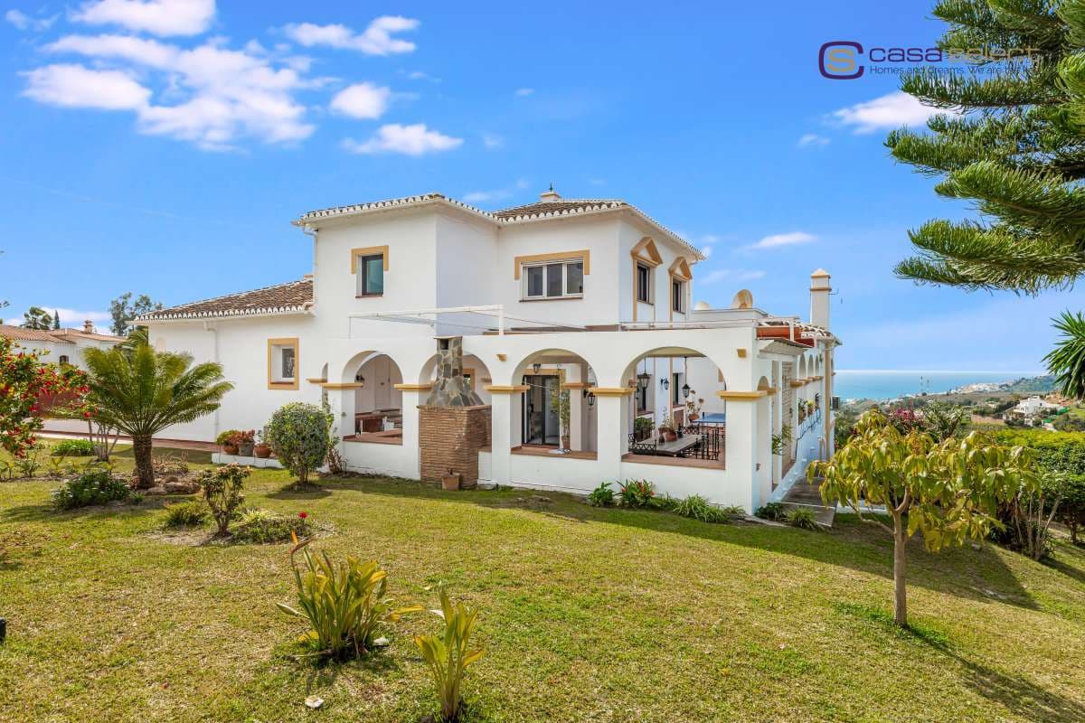 6 bedroom Villa for sale in Frigiliana with pool - € 1,290,000 (Ref: 8924639)