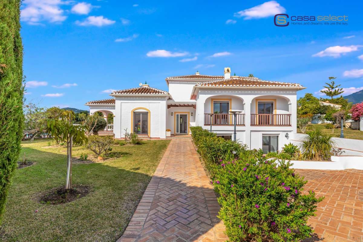 6 bedroom Villa for sale in Frigiliana with pool - € 1,290,000 (Ref: 8924639)