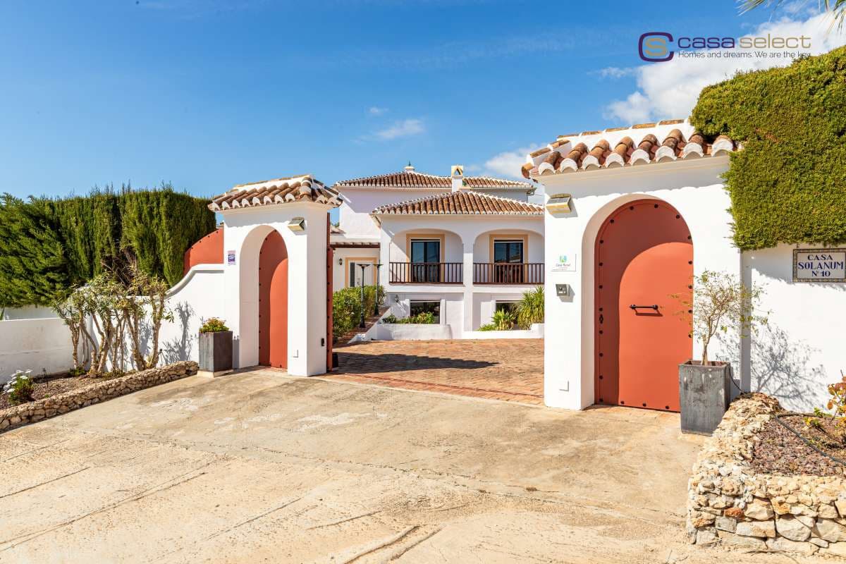 6 bedroom Villa for sale in Frigiliana with pool - € 1,290,000 (Ref: 8924639)