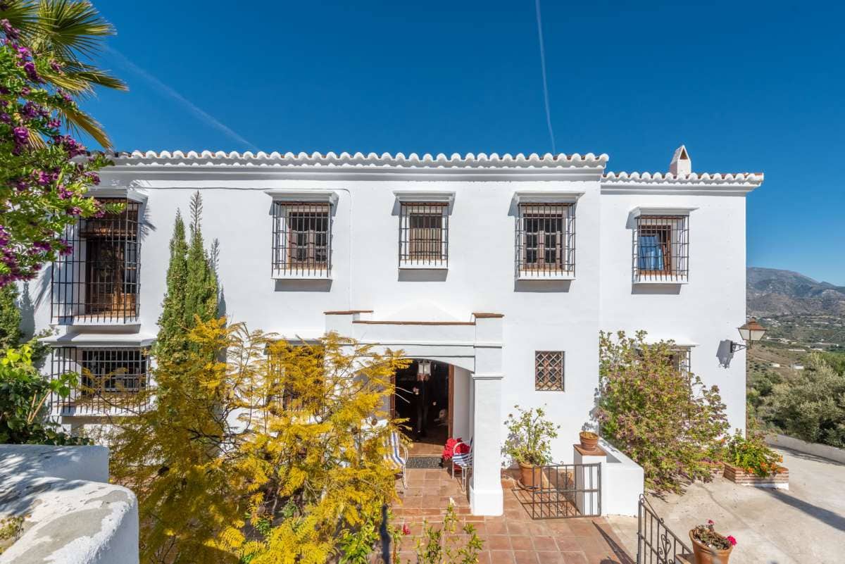 7 soveværelse Villa til salg i Torrox med swimmingpool - € 880.000 (Ref: 8924653)