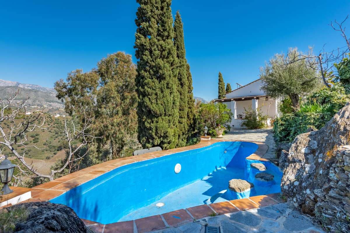 7 soveværelse Villa til salg i Torrox med swimmingpool - € 880.000 (Ref: 8924653)