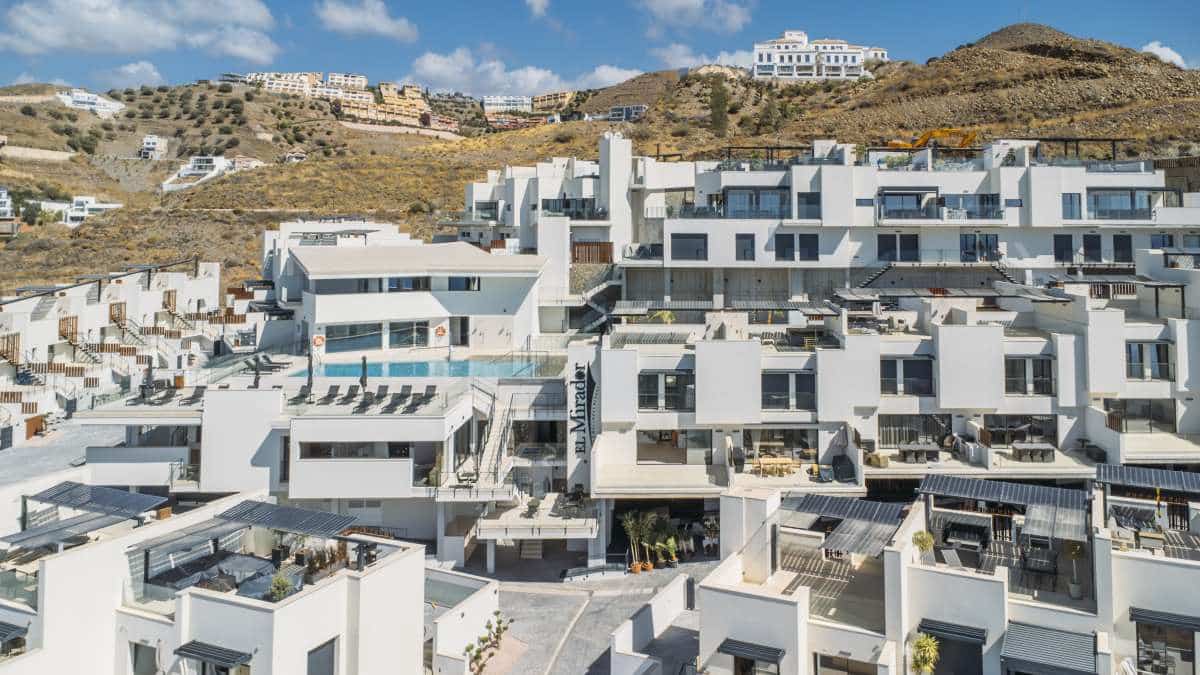 3 soveværelse Rækkehus til salg i Torrox-Costa med swimmingpool - € 565.000 (Ref: 8924676)