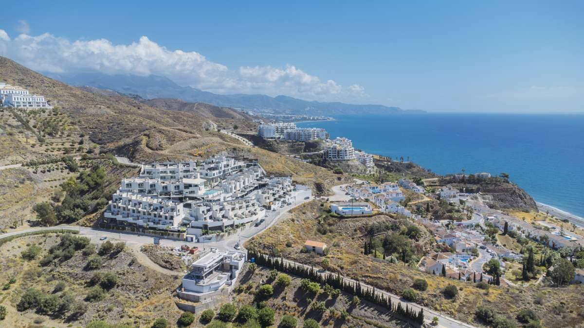 3 soveværelse Rækkehus til salg i Torrox-Costa med swimmingpool - € 565.000 (Ref: 8924676)