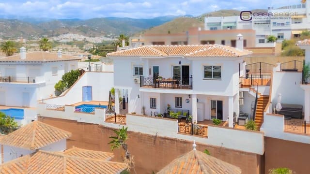 3 soveværelse Villa til salg i Torrox Park, Torrox med swimmingpool - € 560.000 (Ref: 8987779)