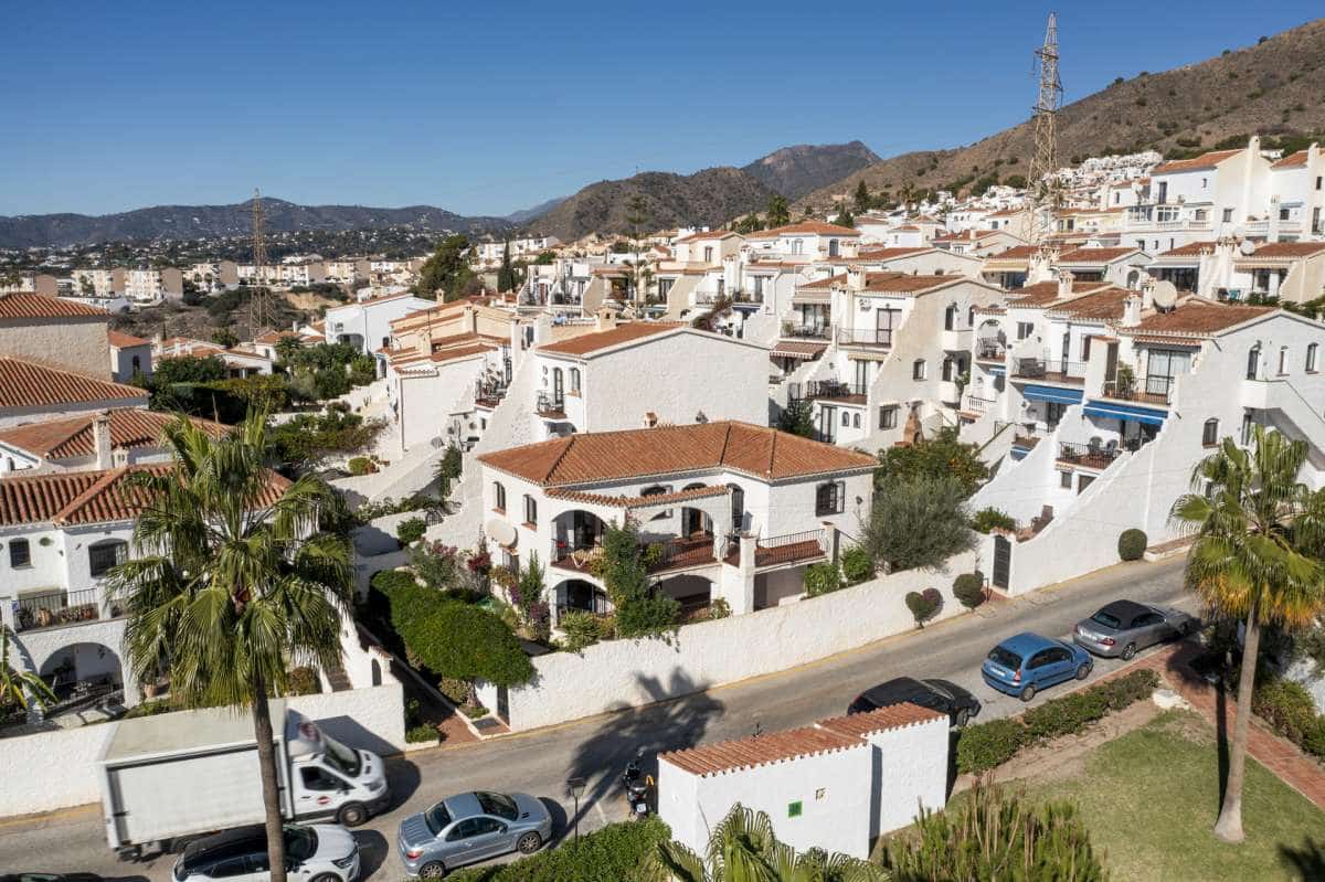 4 sypialnia Willa na sprzedaż w Nerja z basenem - 450 000 € (Ref: 9111605)