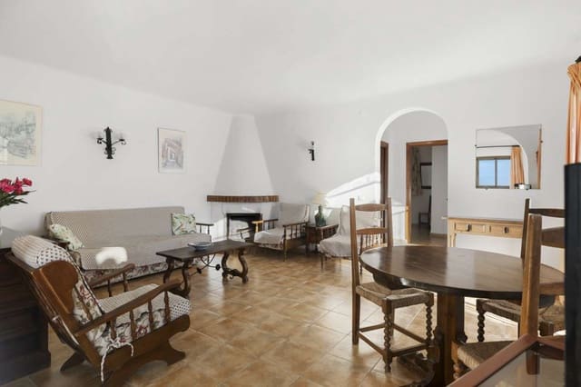 4 sovrum Villa till salu i Capistrano, Nerja med pool - 450 000 € (Ref: 9111605)