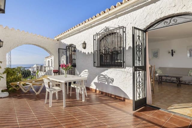 4 sovrum Villa till salu i Capistrano, Nerja med pool - 450 000 € (Ref: 9111605)
