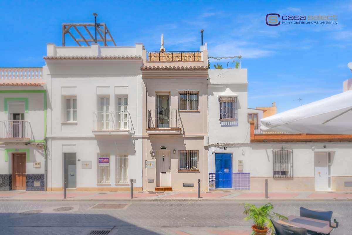 2 soveværelse Byhus til salg i Nerja med swimmingpool - € 450.000 (Ref: 9219385)