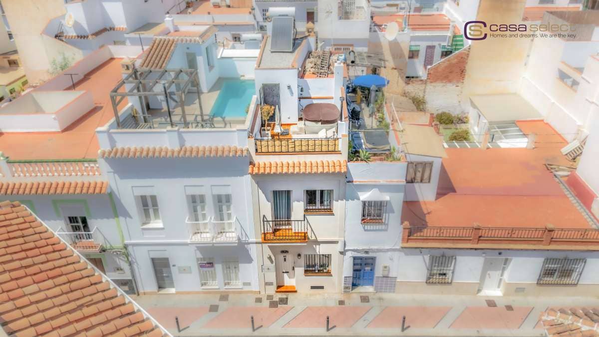 2 soveværelse Byhus til salg i Nerja med swimmingpool - € 450.000 (Ref: 9219385)